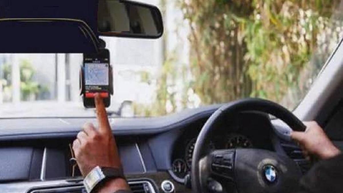 कार के बंद शीशे से कोरोना संक्रमण