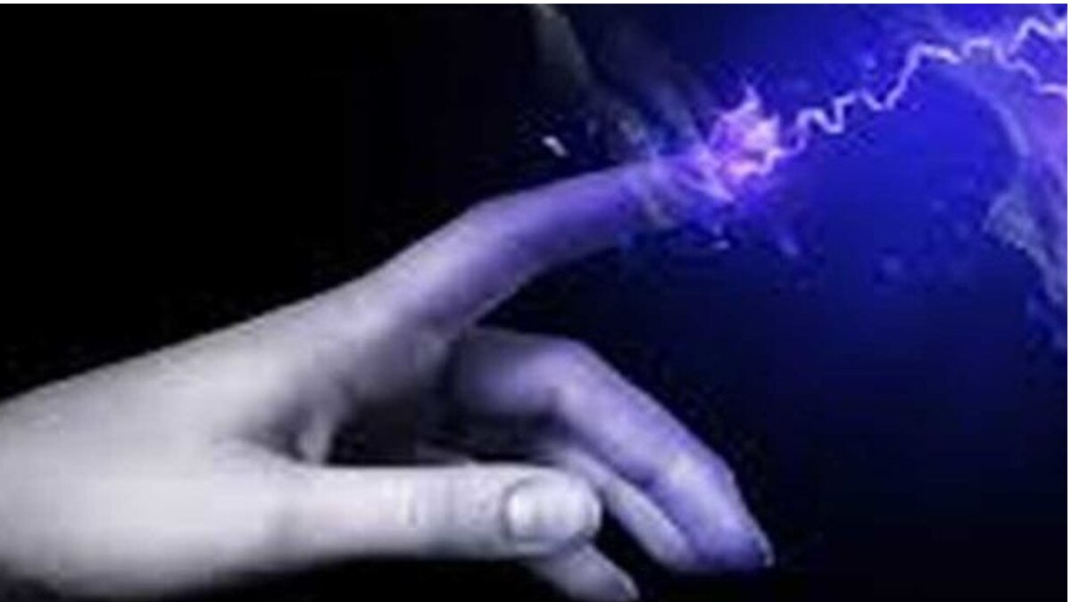 बिजली के ट्रांसफार्मर से छू गई बारात की रॉड लाइट, 3 लोगों की हो गई करंट से मौत 