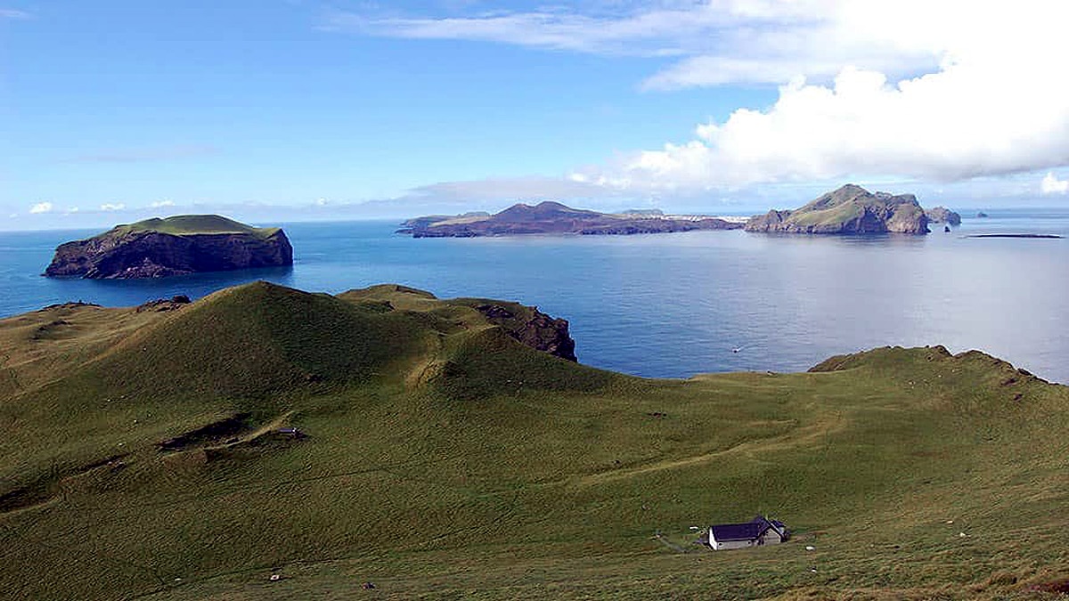 Elliðaey World Loneliest House on small deserted Island