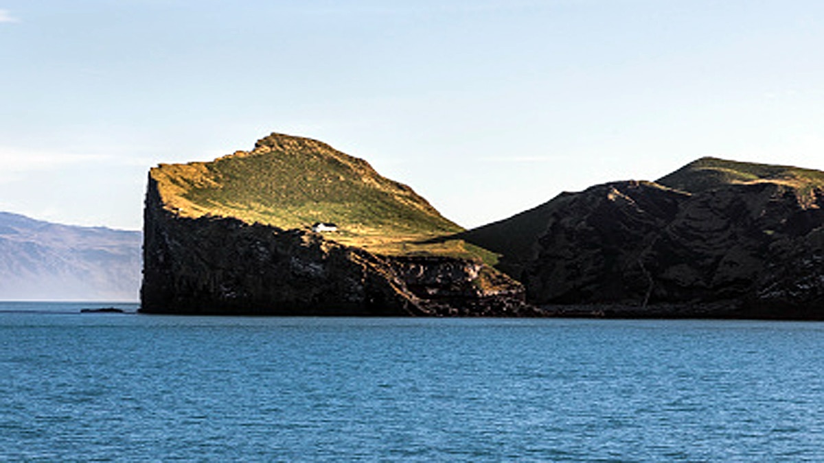Elliðaey World Loneliest House on small deserted Island