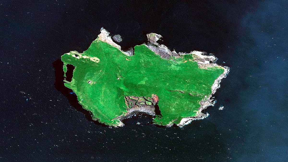 Elliðaey World Loneliest House on small deserted Island