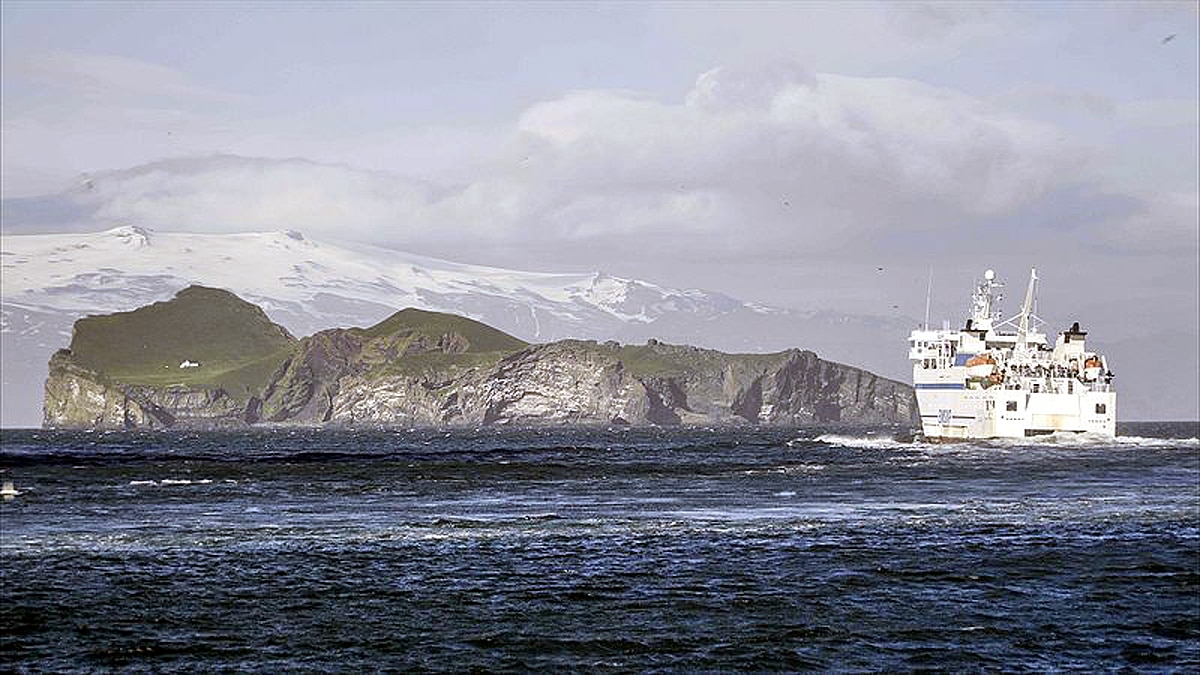 Elliðaey World Loneliest House on small deserted Island