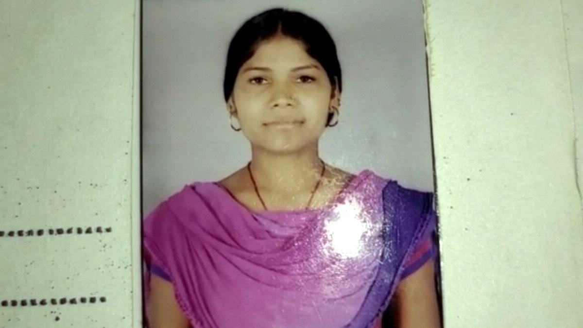 दो साल तक हमनाम महिला के नाम पर करती रही सरकारी नौकरी, परमानेंट की प्रक्रिया में खुला भेद 