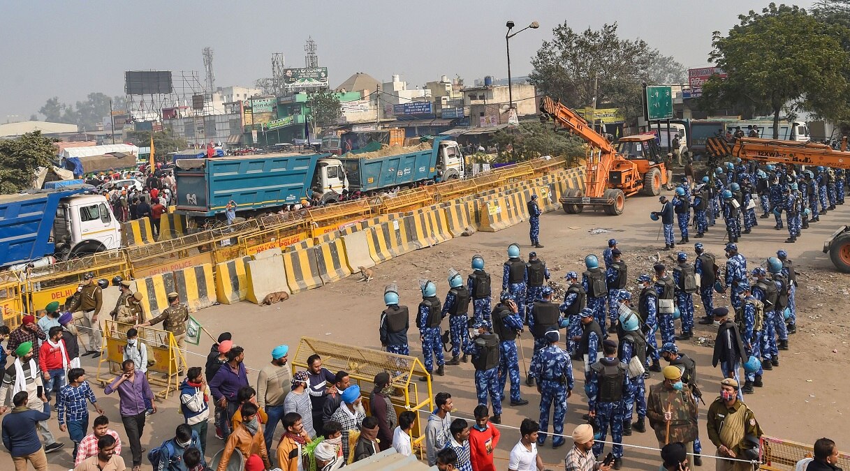 सिंधु बॉर्डर पर अर्धसैनिक बलों की 'गांधीगिरी'