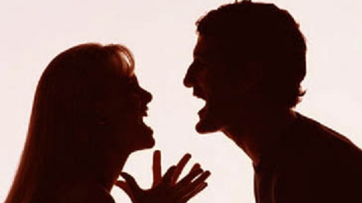 कोर्ट परिसर में ही पत्‍नी ने पति को मारा तमाचा, जमकर हुई हाथापाई 