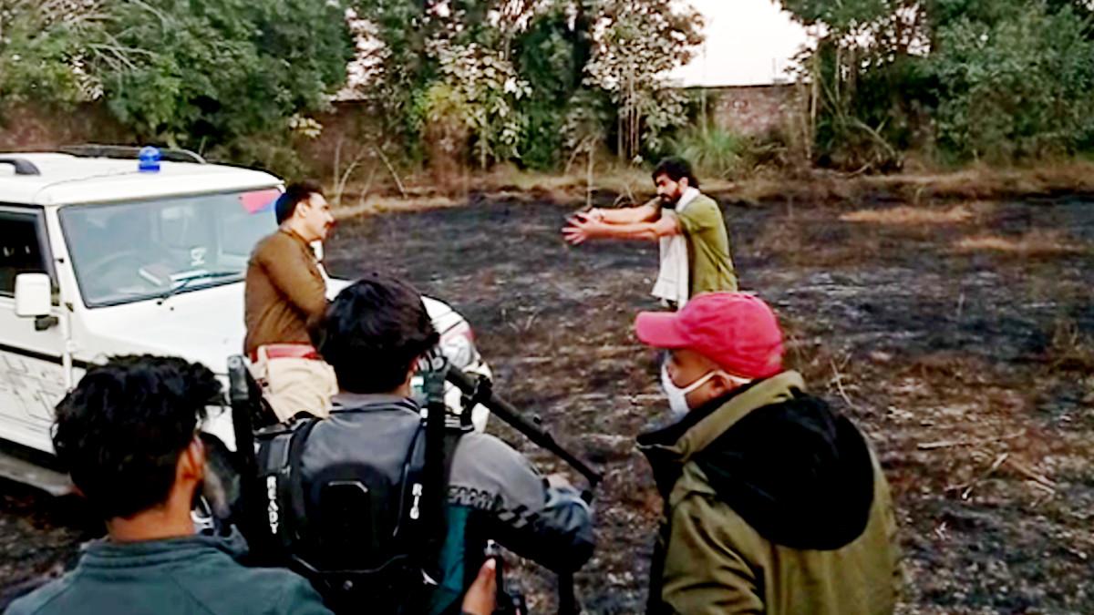 आने वाली डुबकी फ‍िल्‍म का सीन. (Photo credit: aajtak)