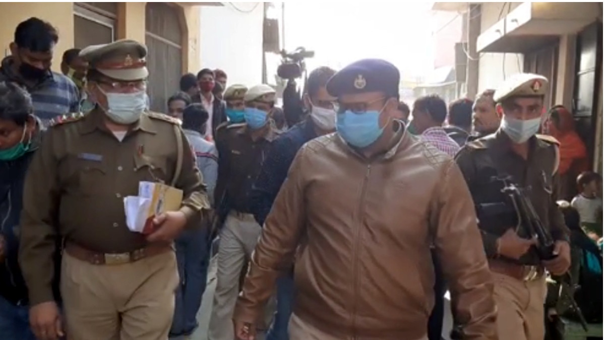 पत्‍नी पर चलाई गोली, पति का नि‍शाना चूका, पड़ोस के बच्‍चे की गर्दन में घुसी गोली 