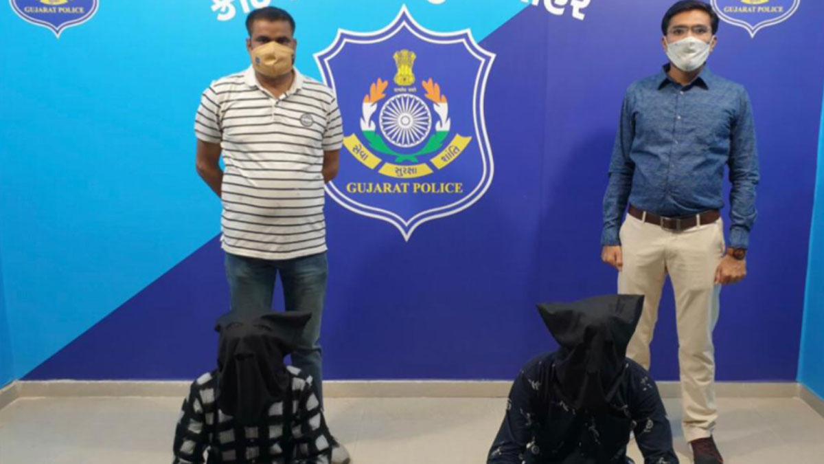 केनरा बैंक के एटीएम से पैसे उड़ाने वाला दो शातिर बदमाशों को पुलिस ने पकड़ा 