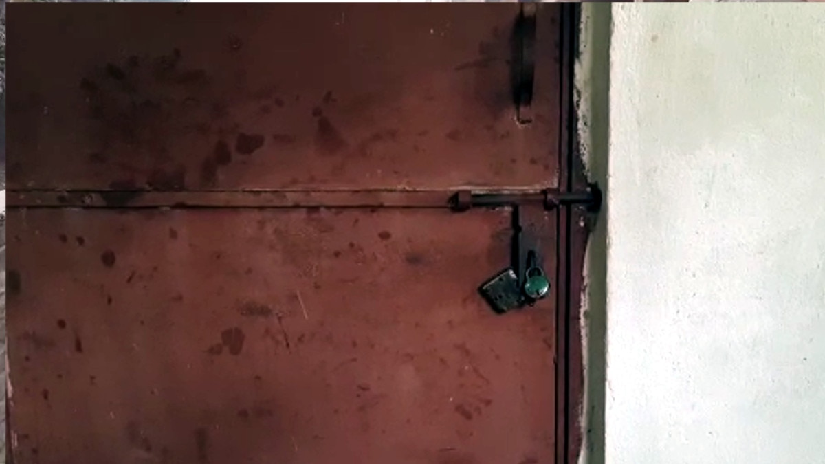  घर के आंगन में कपड़े समेटने रात में गई युवती, अपहरण कर हुआ सामूहिक दुष्‍कर्म 