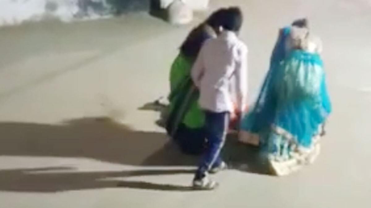 गरबा खेलते हुए महिला की हार्ट अटैक से मौत