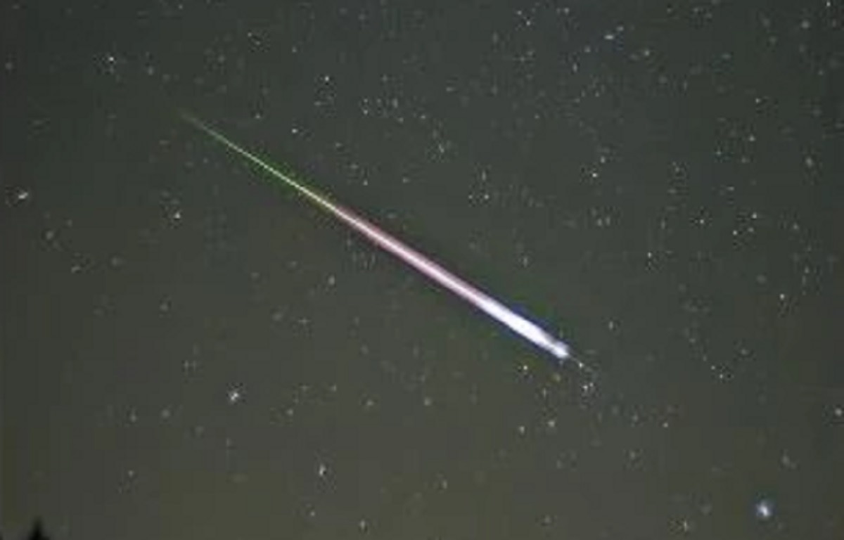 धरती पर उल्का पिंडों की बारिश