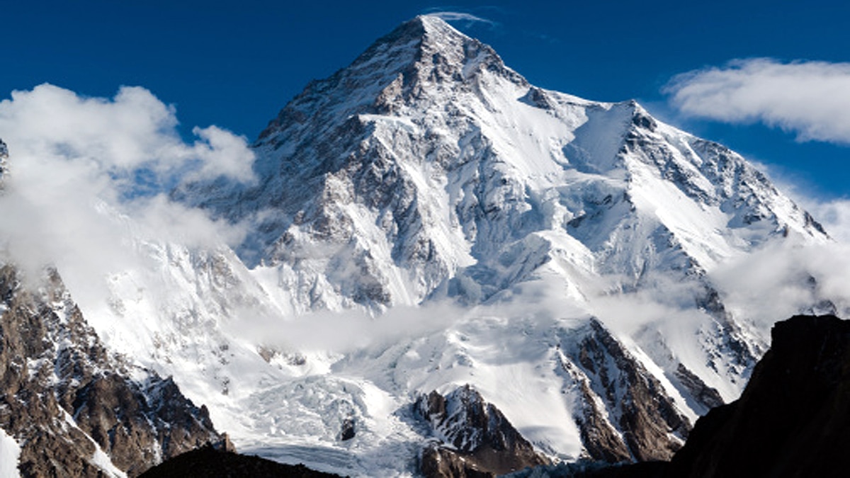 Mount Everest Shrink thousands feet by Air Pressure