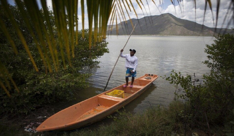  समुद्र तट पर मछुआरे को मिला सोना