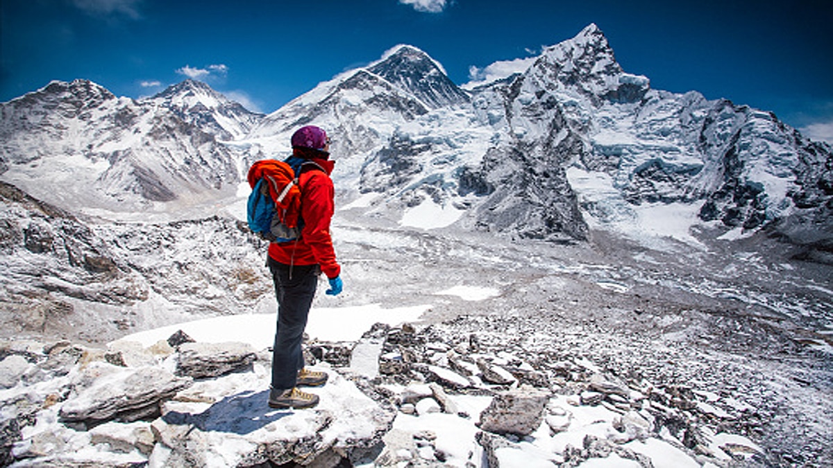 Mount Everest Shrink thousands feet by Air Pressure