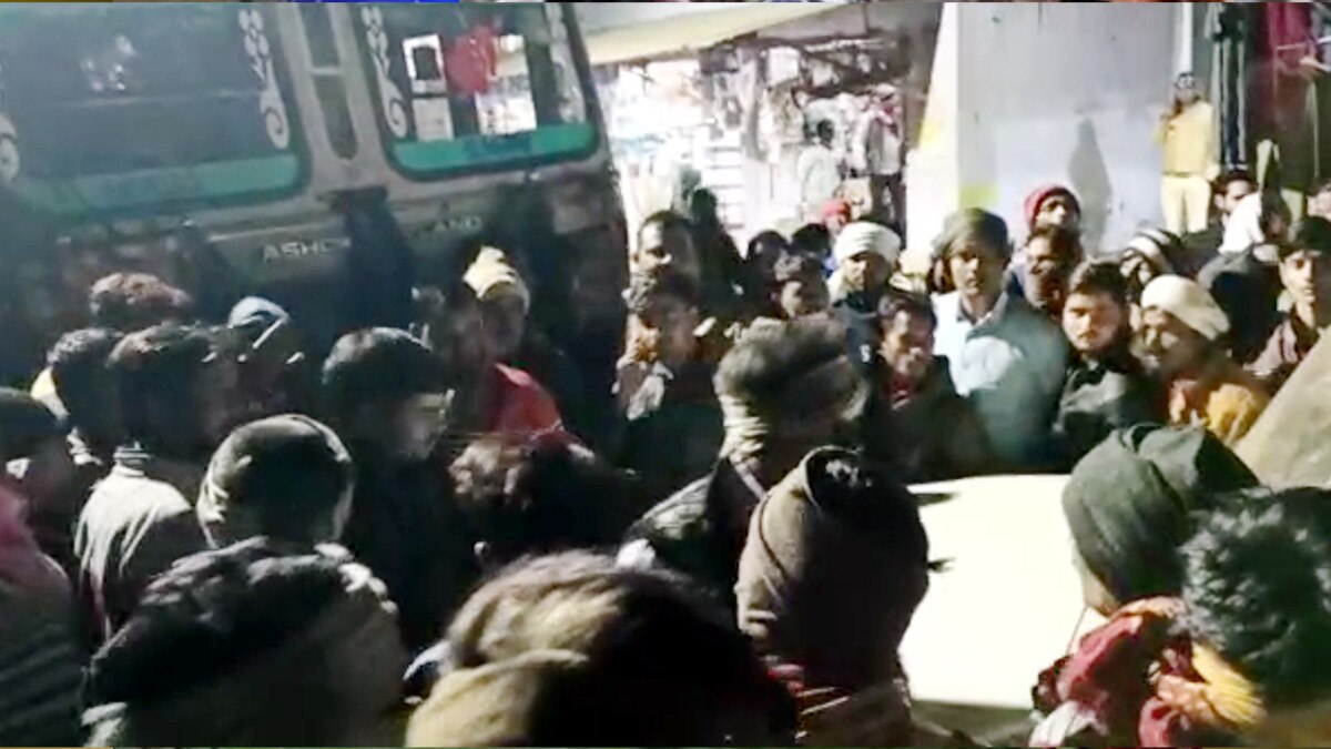 जनपद अध्यक्ष और उनके पति ने बंदूक दिखाकर रोके रेत के डंपर, घंटे भर तक चलता रहा ड्रामा 