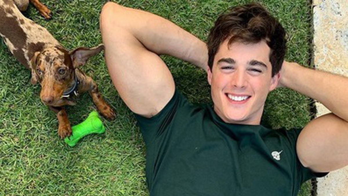  ये हैं दुनिया के सबसे 'हैंडसम मैथ्स टीचर'