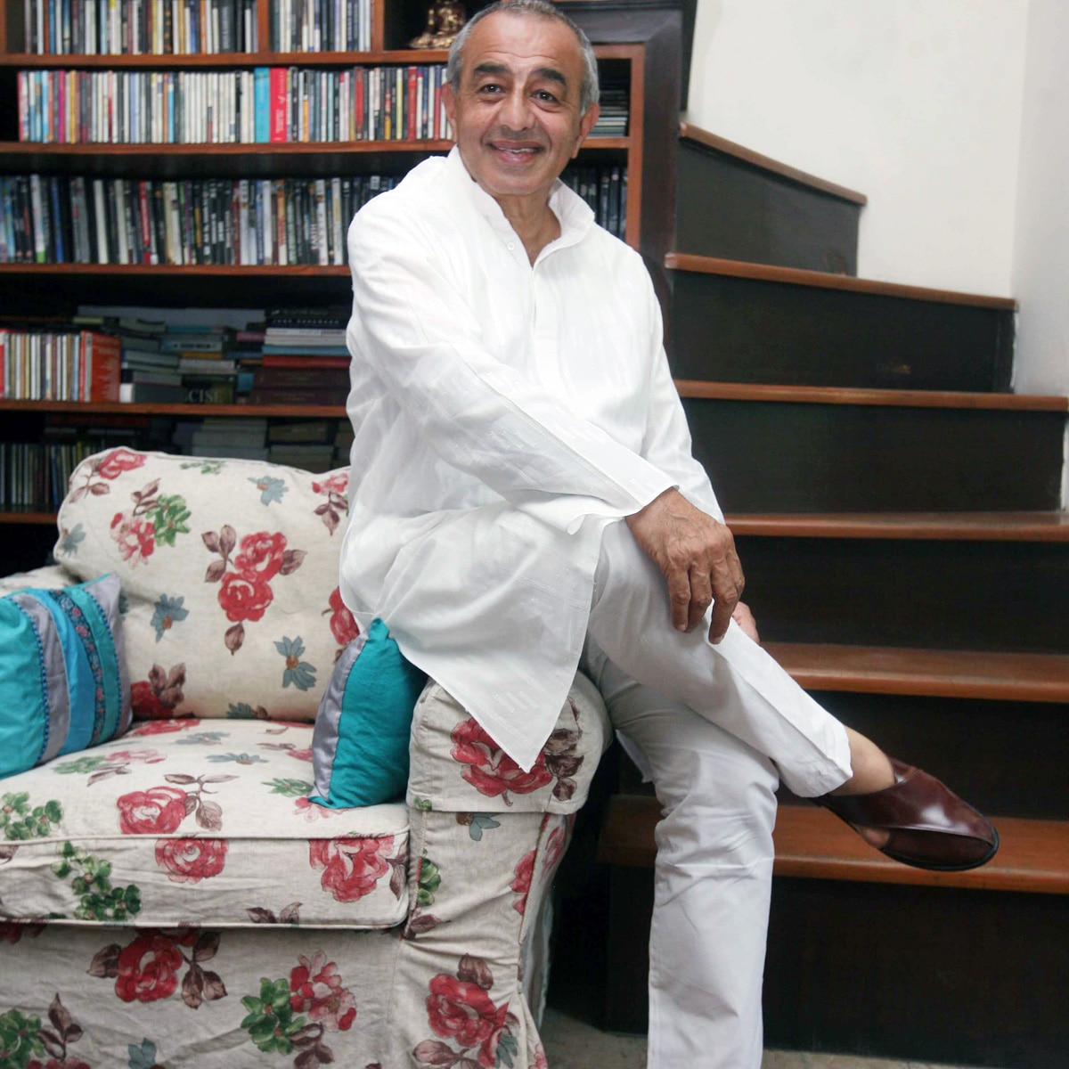 अस्ताद देबू