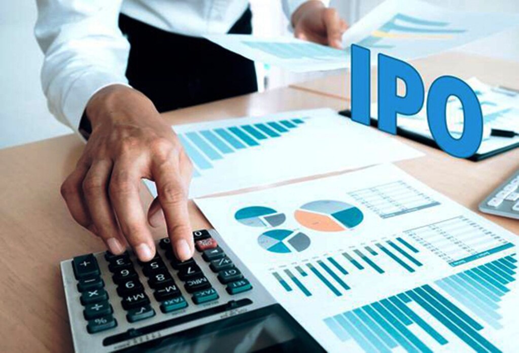 इसका इश्यू प्राइस 350 रुपये था 