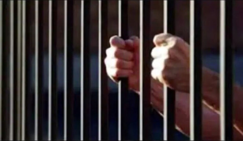 जेल में कोरोना को लेकर भिड़े कैदी