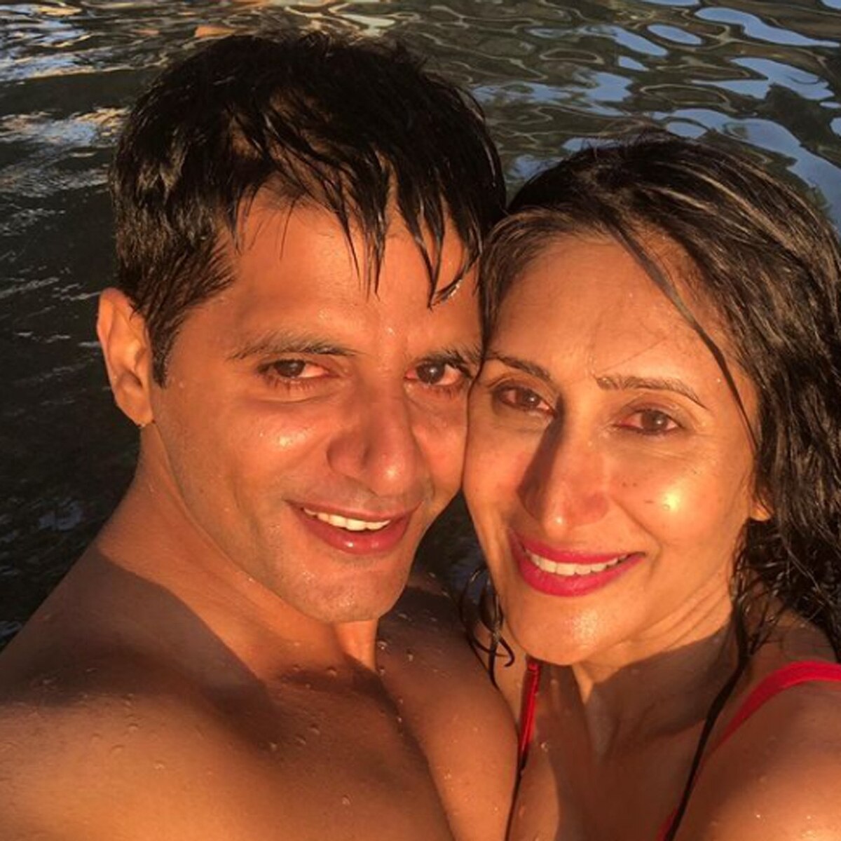 करणवीर बोहरा अपनी पत्नी के साथ 