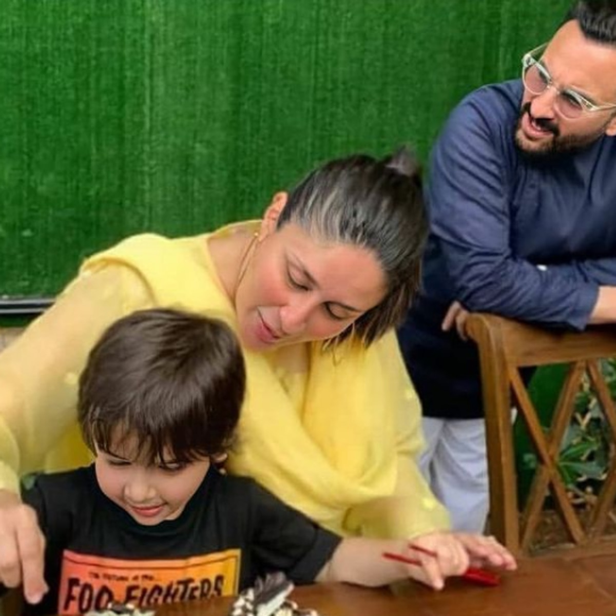 तैमूर-करीना-सैफ 