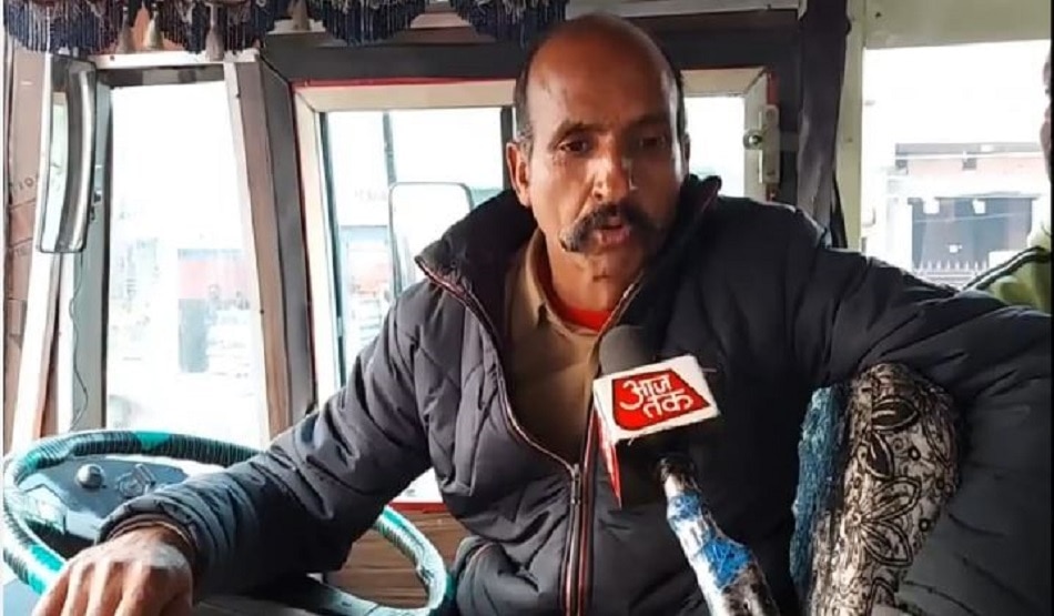  पूजा बनीं जम्मू-कश्मीर की पहली महिला बस ड्राइवर