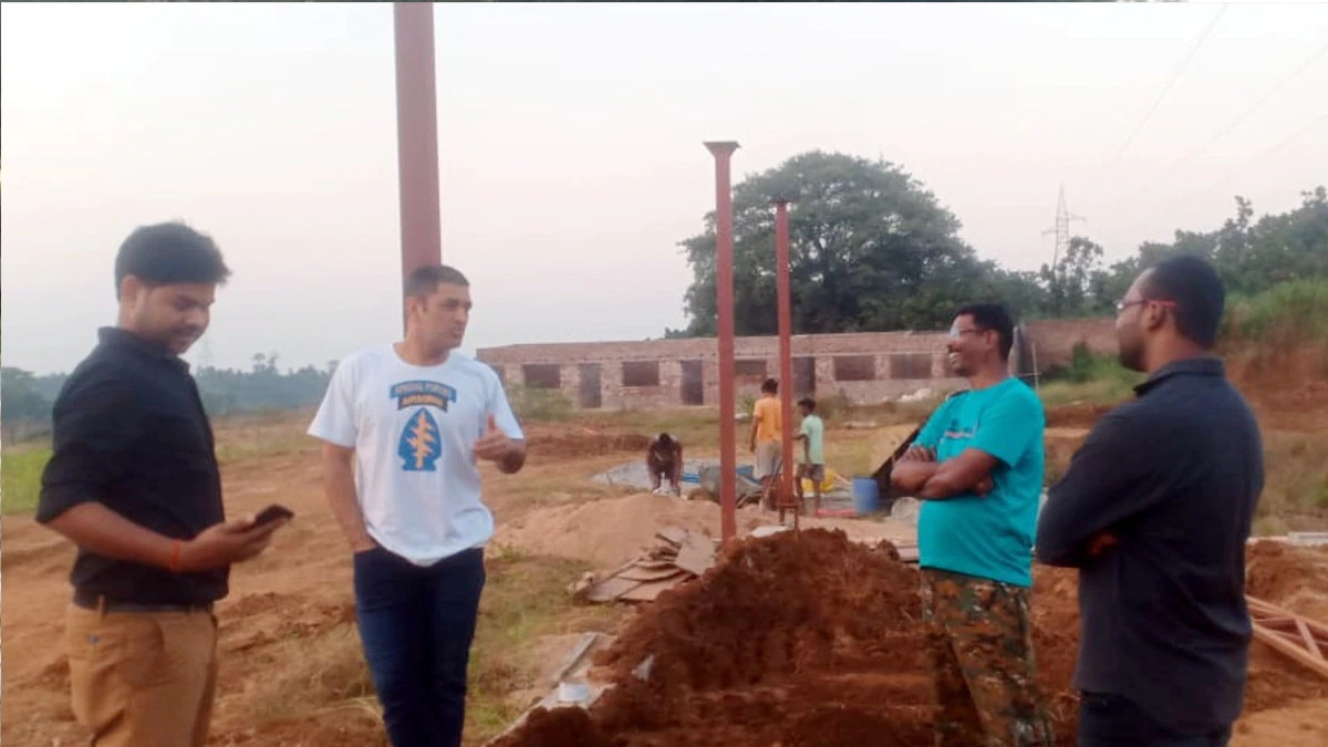 धोनी के फार्म की सब्‍ज‍ियां मार्केट में उतरीं, सस्‍ते दामों में बिके ऑर्गेनिक टमाटर और गोभी 