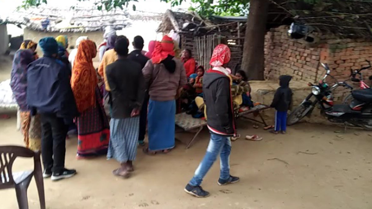 अवैध संबंधों के शक में पति ने पत्नी की गड़ासे से टुकड़े कर दिये (फोटो आजतक)