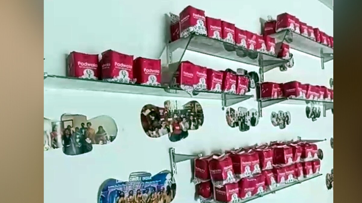 चंबल इलाके में 'पैडमैन' के नाम से मशहूर हैं दो भाई, खुद की बनाई मशीन से बनाते हैं सस्ते सैनि‍टरी पैड 