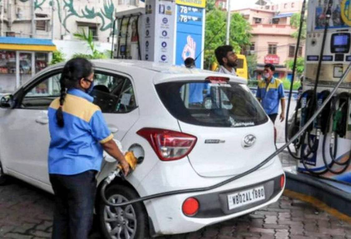 एक पखवाड़े में 2.5 रुपये प्रति लीटर की बढ़त 