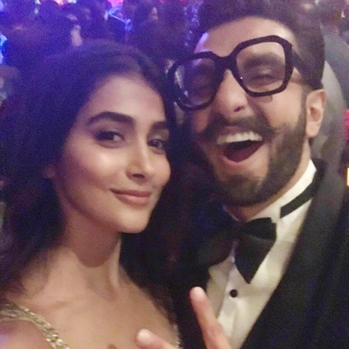 पूजा हेंगड़े और रणवीर सिंह