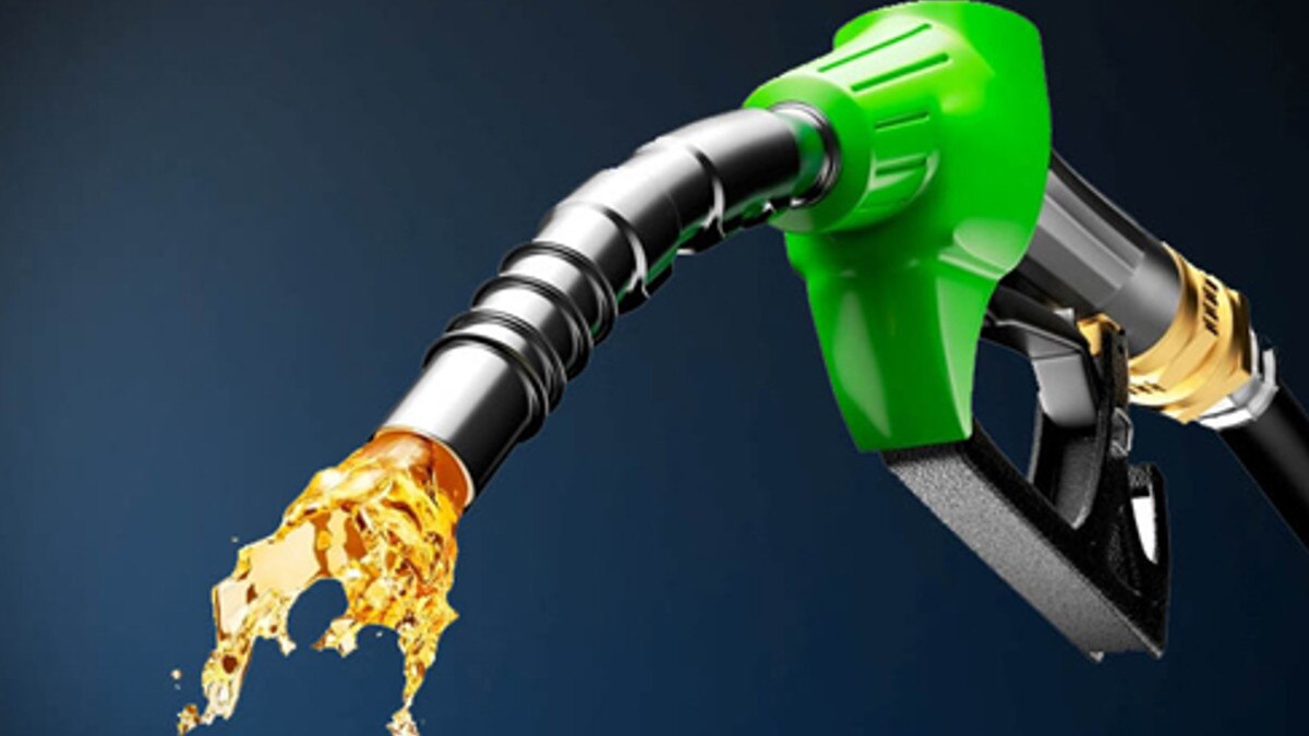 टॉयलेट में डिस्‍पेंसिंग मशीन और जमीन में गाड़ा टैंक, बना दिया पूरा अवैध डीजल पंप 