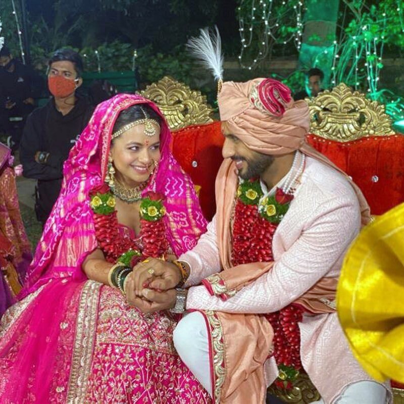 पुनीत पाठक और निधि सिंह