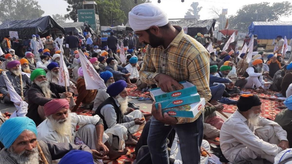 सिंघु बॉर्डर पर डटे हुए हैं किसान