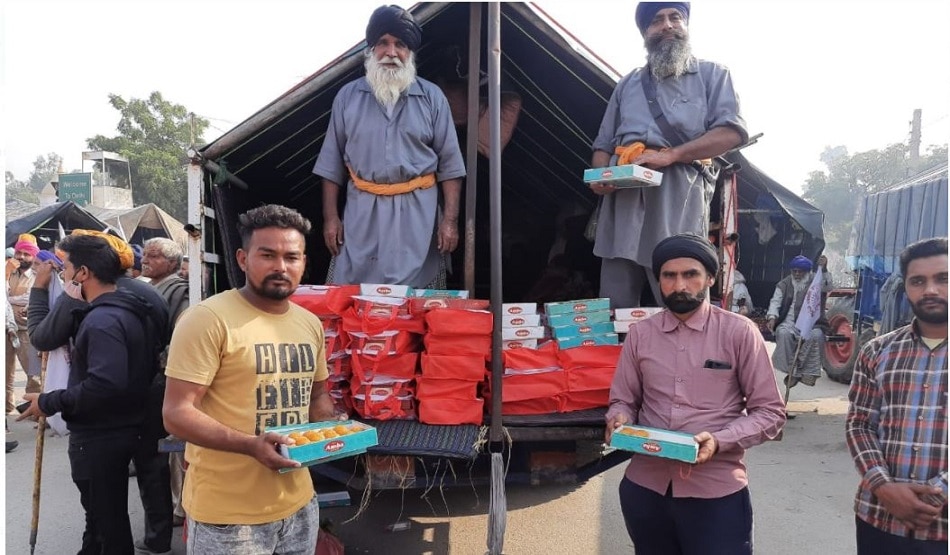 सिंघु बॉर्डर पर डटे हुए हैं किसान