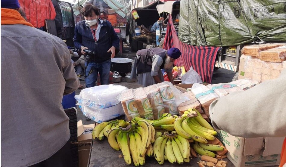 सिंघु बॉर्डर पर डटे हुए हैं किसान