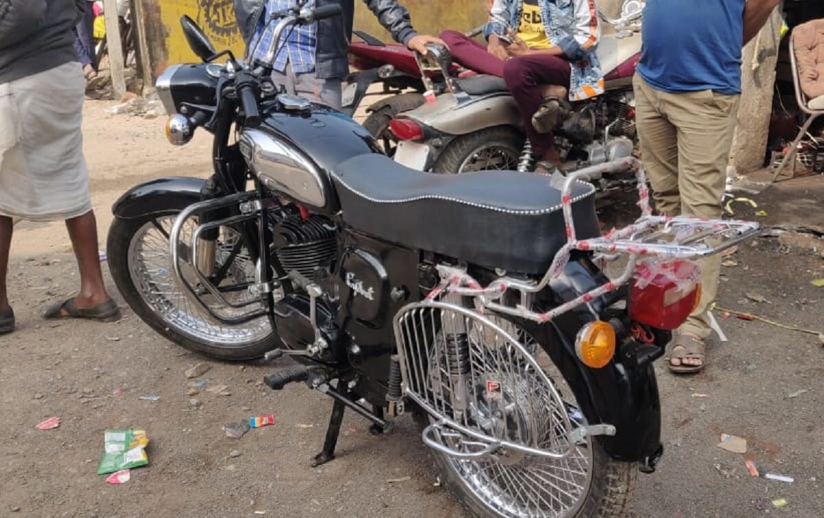 मैकेनिक ने बनाई राजदूत