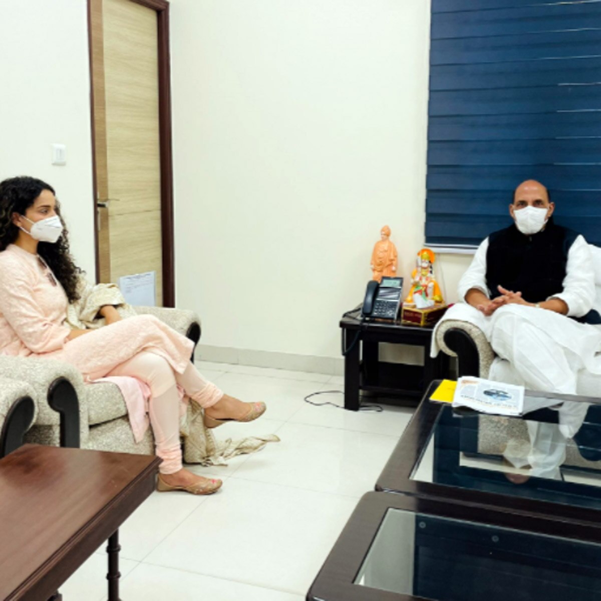 राजनाथ सिंह से मिलीं कंगना रनौत