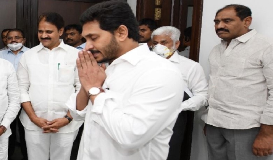 1 की मौत, 350 से ज्यादा अस्पताल में भर्ती