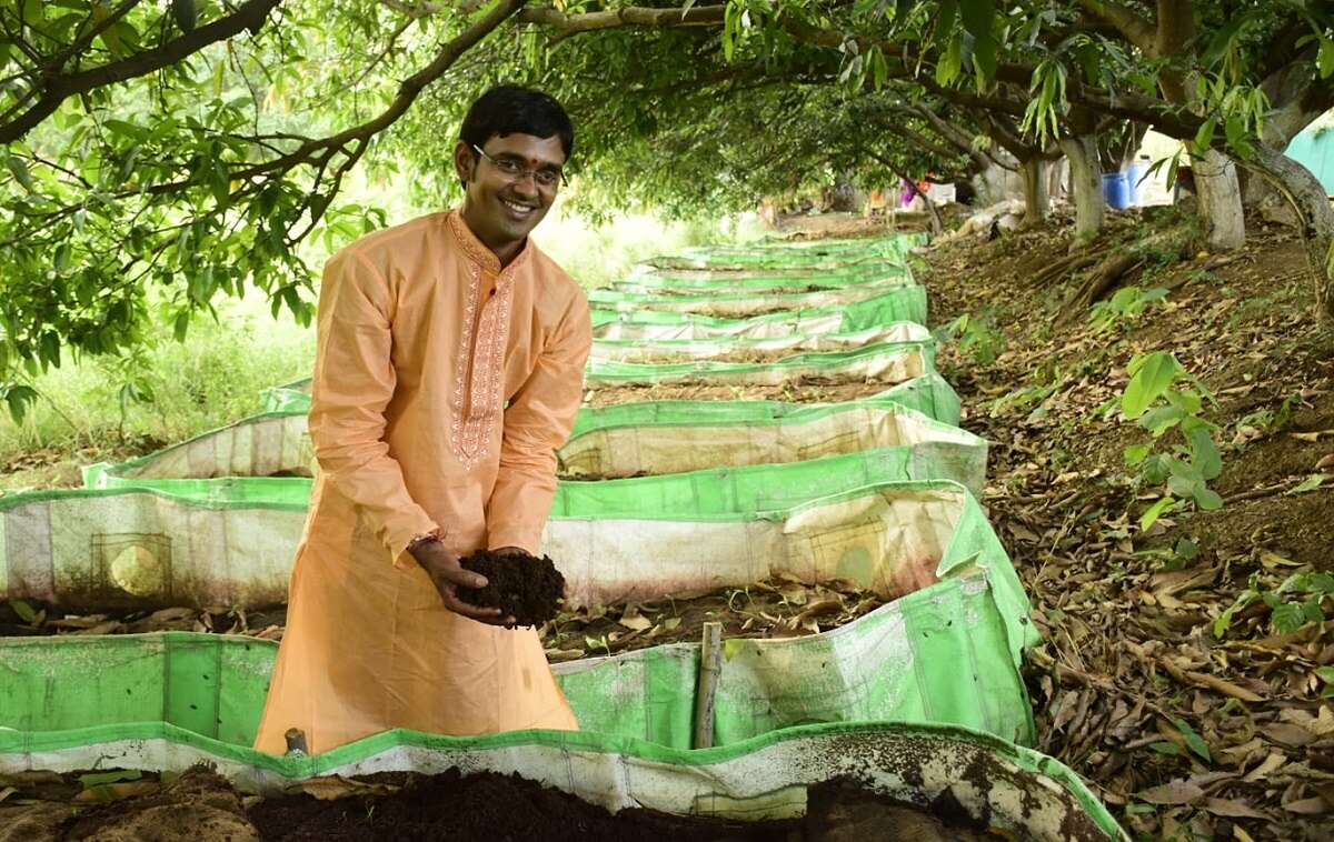 फार्म हाउस में म्यूजिक