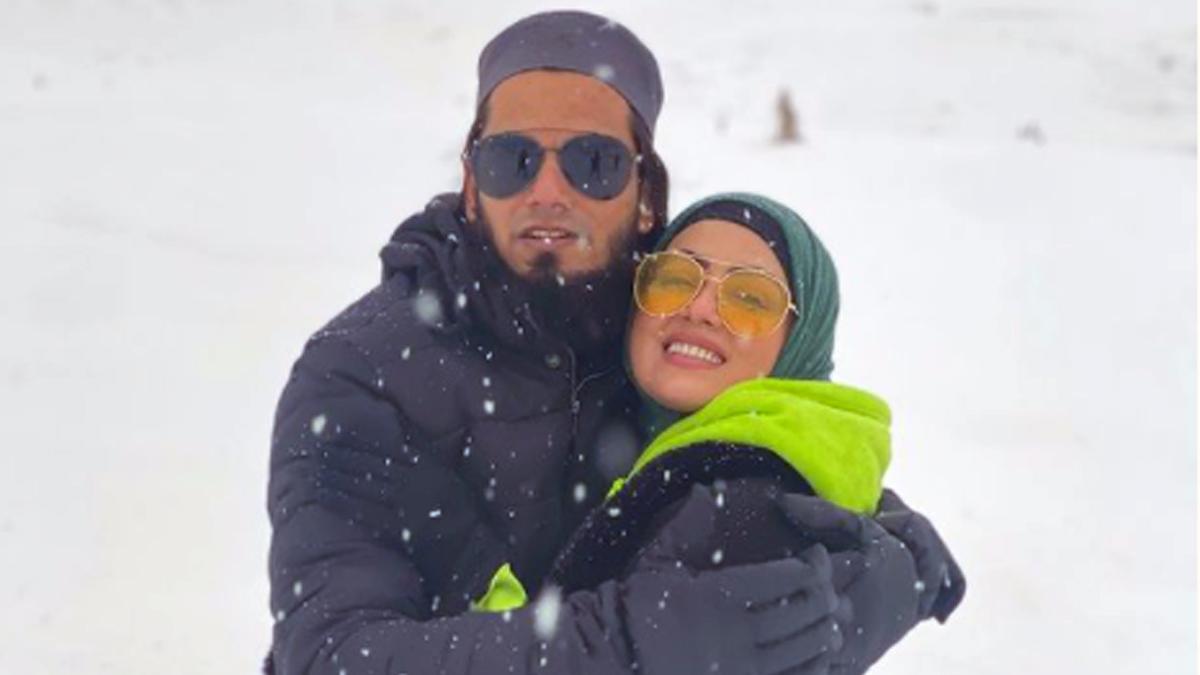 सना खान और उनके पति मुफ्ती अनस 