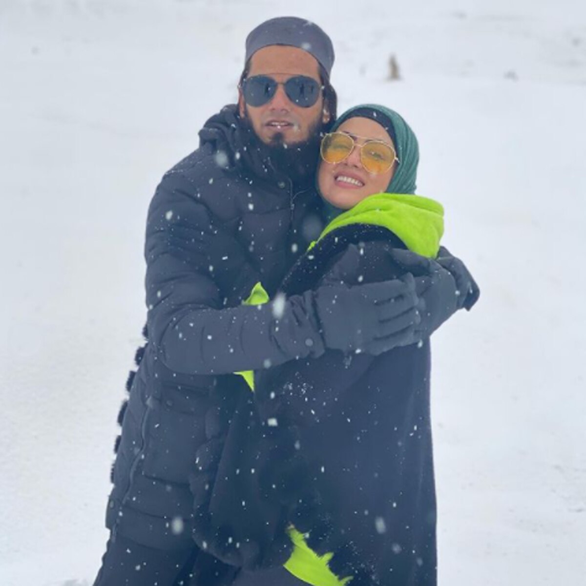 सना खान हसबेंड के साथ 