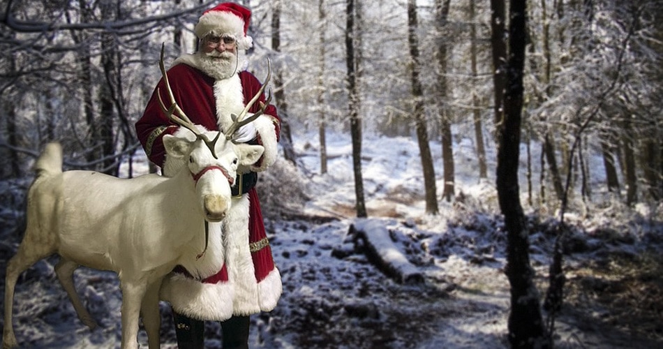 बच्चों को सजा भी देते हैं सांता