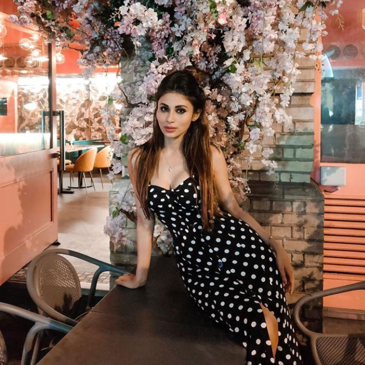 मौनी रॉय 