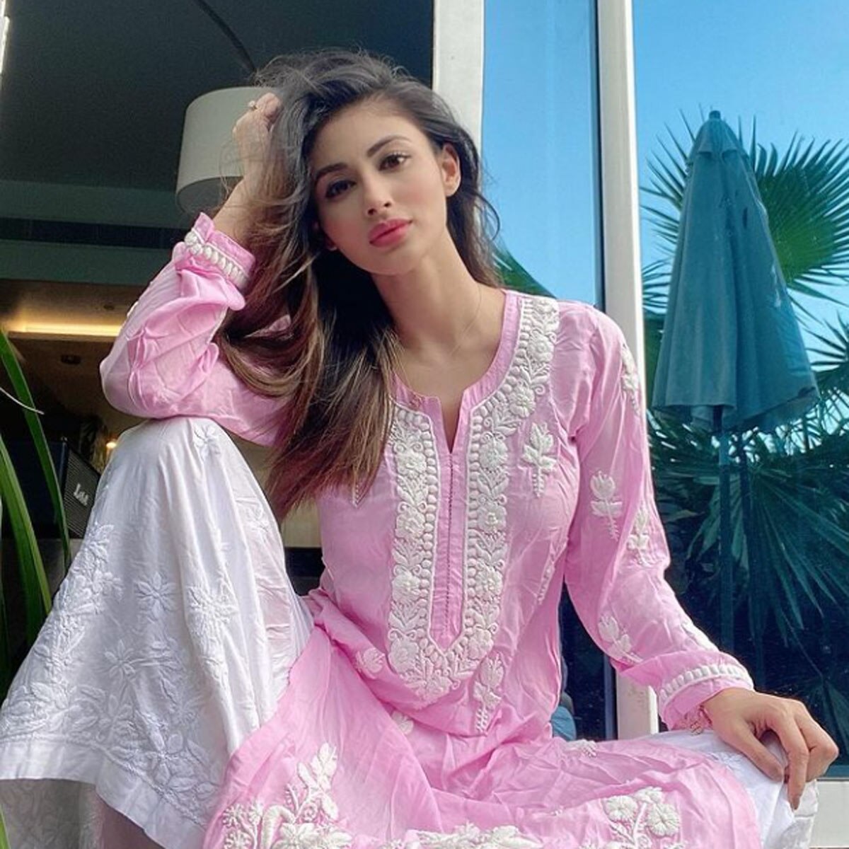 मौनी रॉय 