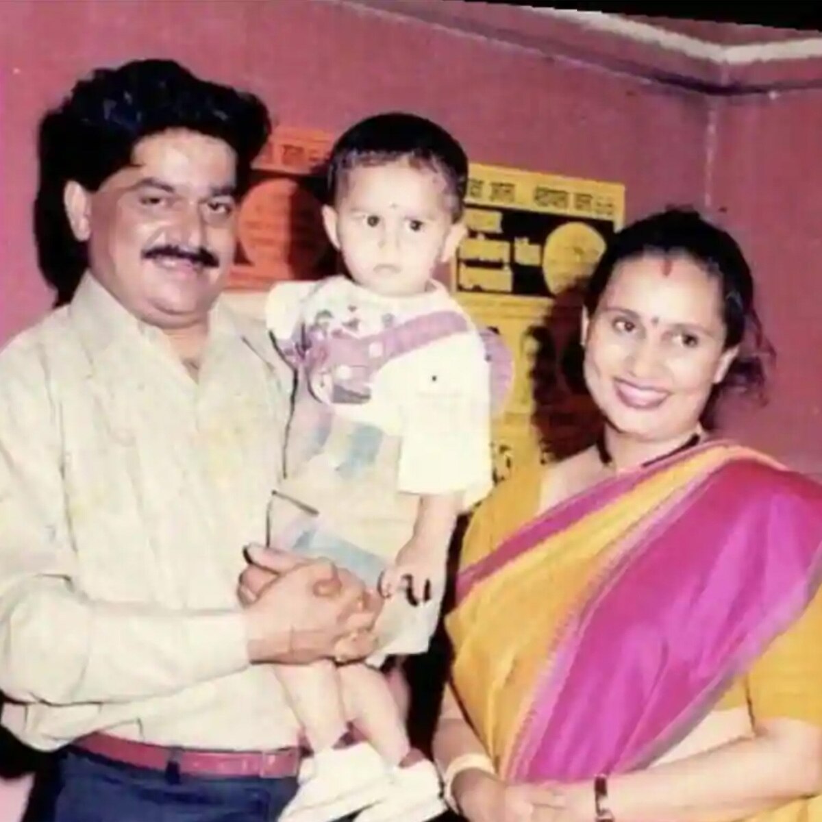 पर‍िवार के साथ लक्ष्मीकांत वर्दे 