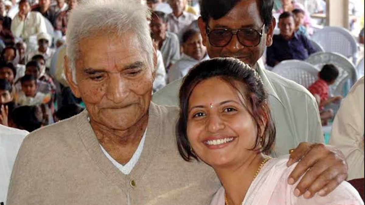 फेसबुक लाइव पर डॉक्‍टर शीतल आमटे ने खोला था करप्‍शन का चिट्ठा, जहर का इंजेक्‍शन लगी मिली बॉडी 