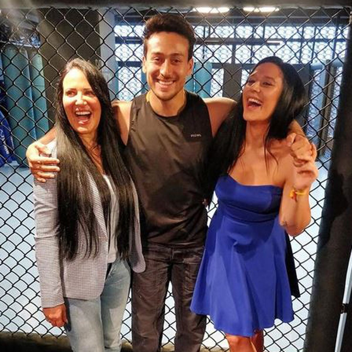 फैमिली संग कृष्णा 