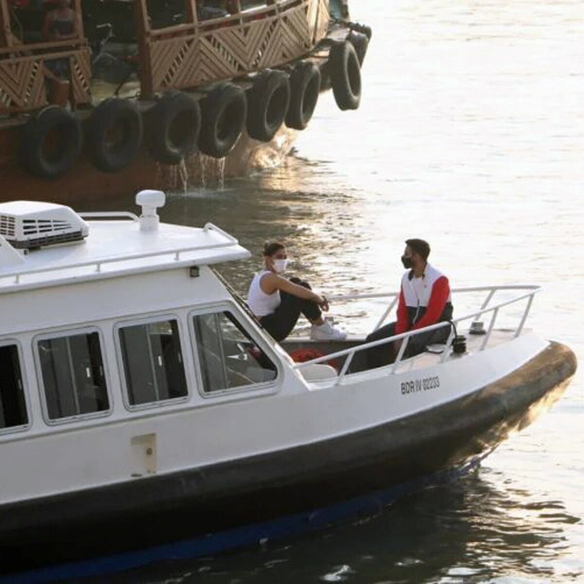 सिद्धांत चतुर्वेदी और दीपिका पादुकोण