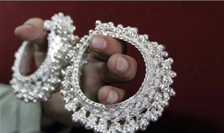 चांदी में लगातार तीसरे दिन जोरदार तेजी